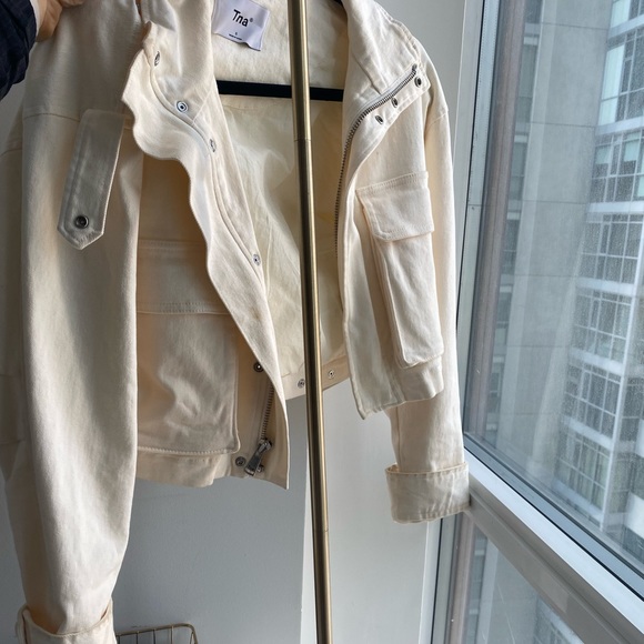 COPY - TNA CREAM CARGO JACKET - Picture 2 of 4